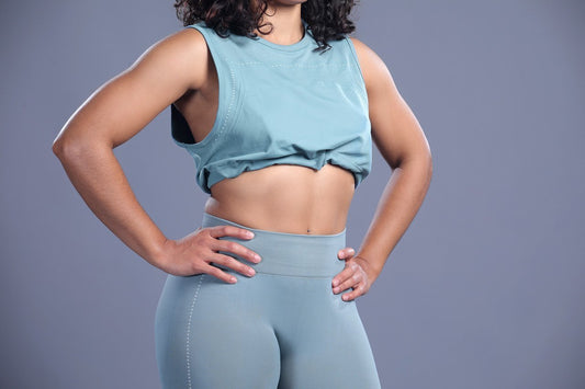 OBSESSION LIGHTWEIGHT SEAMLESS CROP TOP - BENJAMIN MOORE - CanelaFitness