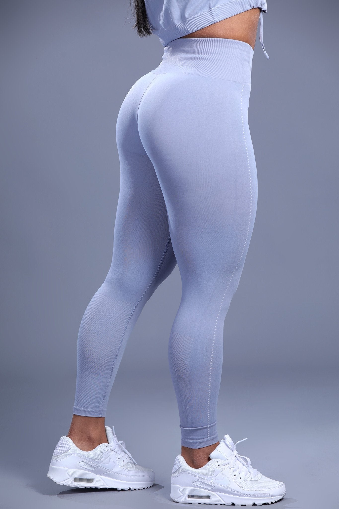 OBSESSION LIGHTWEIGHT SEAMLESS TIGHTS - LAVENDER BLUE - CanelaFitness