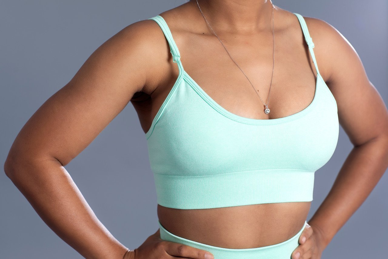 Mint green best sale sports bra